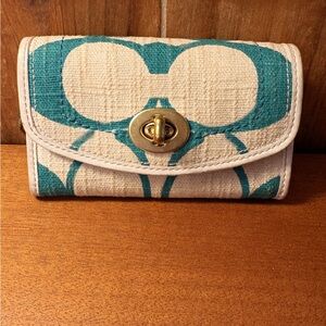 Vintage Classic Coach Legacy Green and Cream Wallet Turn Lock EUC Like New!